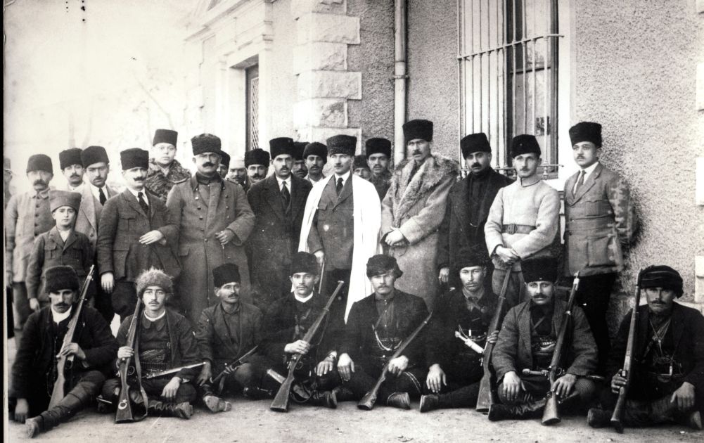 Çerkez Ethem, famous Circassian commander, with Atatürk in 1920